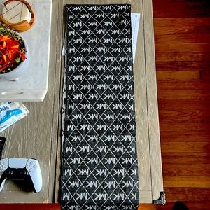 Michael Kors Silver/Black Scarf BRAND NEW